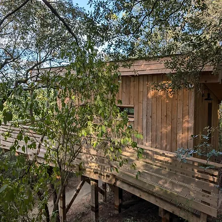 Les Cabanes Dans Les Bois Logis Hotel Villedubert Exterior photo