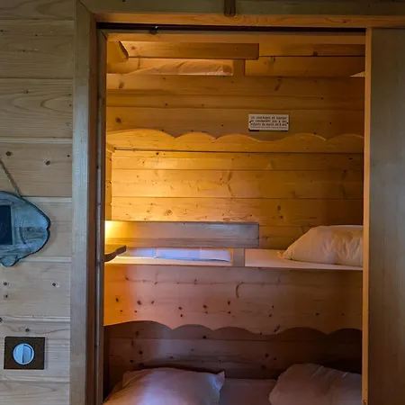 Les Cabanes Dans Les Bois Logis Hotel Villedubert Exterior photo