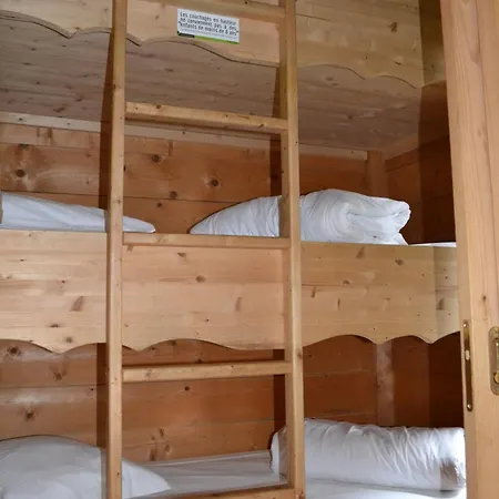 Les Cabanes Dans Les Bois Logis Hotel Villedubert Exterior photo