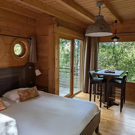 Les Cabanes Dans Les Bois Logis Hotel Villedubert Exterior photo