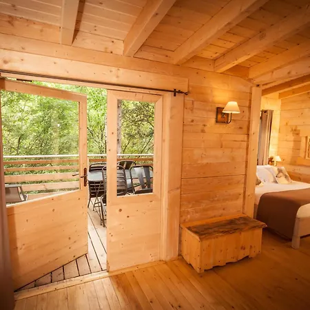 Les Cabanes Dans Les Bois Logis Hotel Villedubert Exterior photo