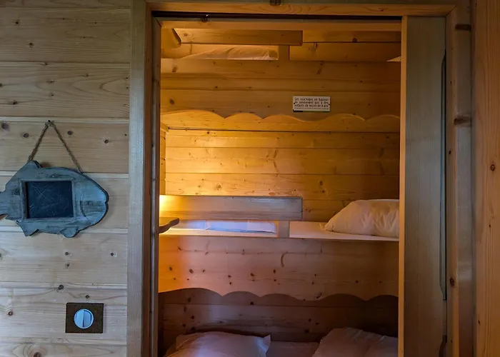 Les Cabanes Dans Les Bois Logis Hotel