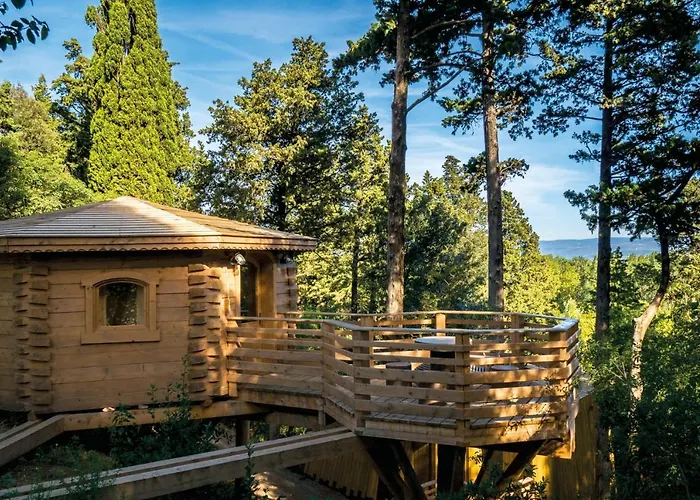 Les Cabanes Dans Les Bois Logis Hotel