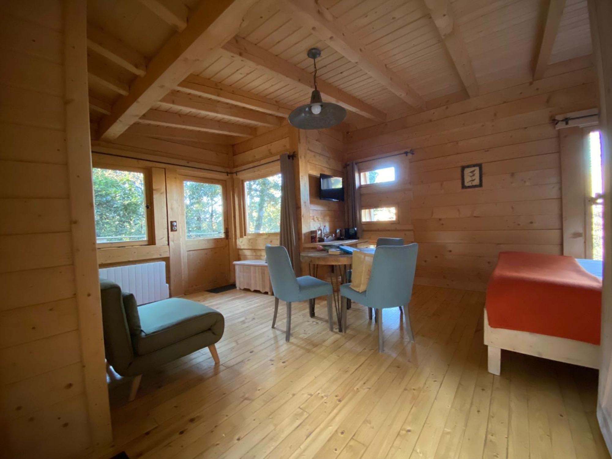 Hotel Les Dans Les Bois 3*
