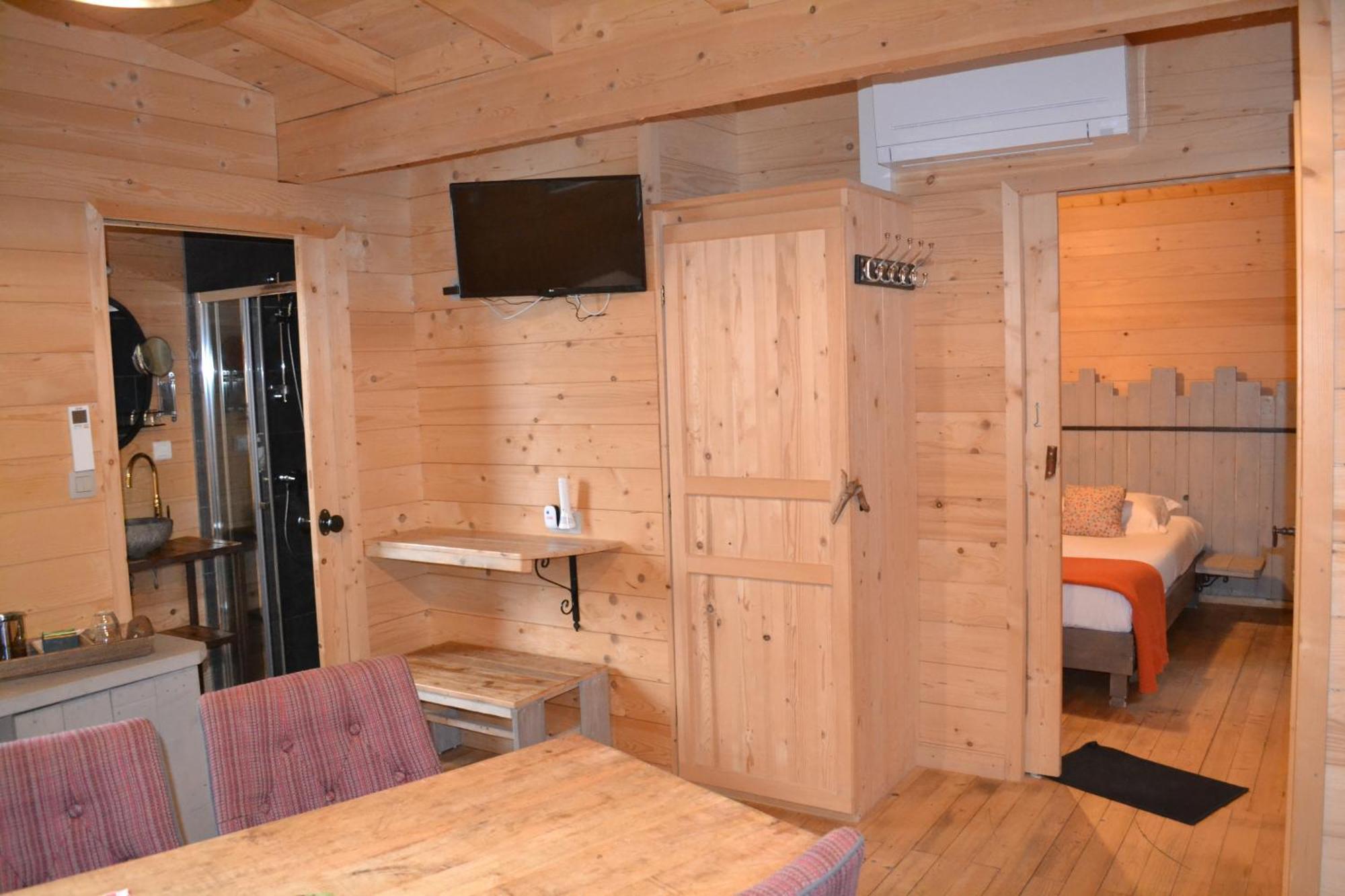 Hotel Les Dans Les Bois 3*