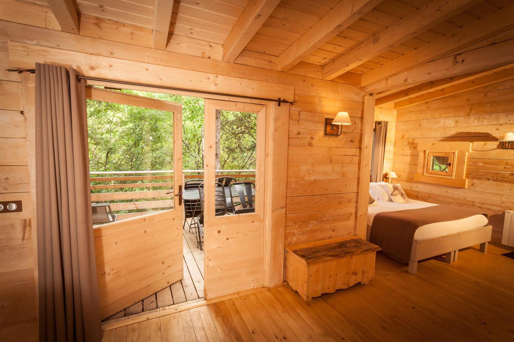 Les Dans Les Bois Logis
