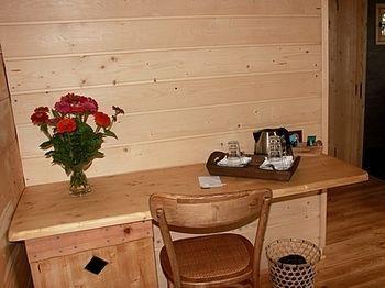 Les Dans Les Bois Logis